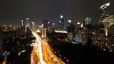 上海城市高架桥最新4K延时夜景无人机航拍视频的预览图